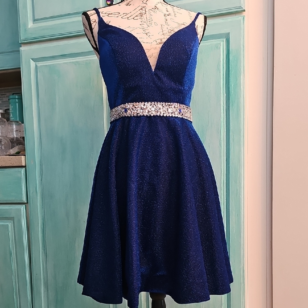 Elegant Blue Sleeveless Dress